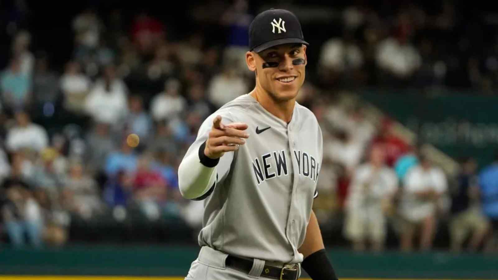 <strong>Aaron Judge BLOWS internet, donning Yankees PINSTRIPES after $360 million 9-year deal, MLB Twitter reacts</strong>