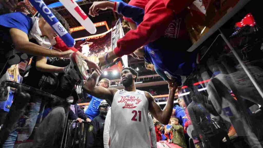 Joel Embiid greeted by the fans