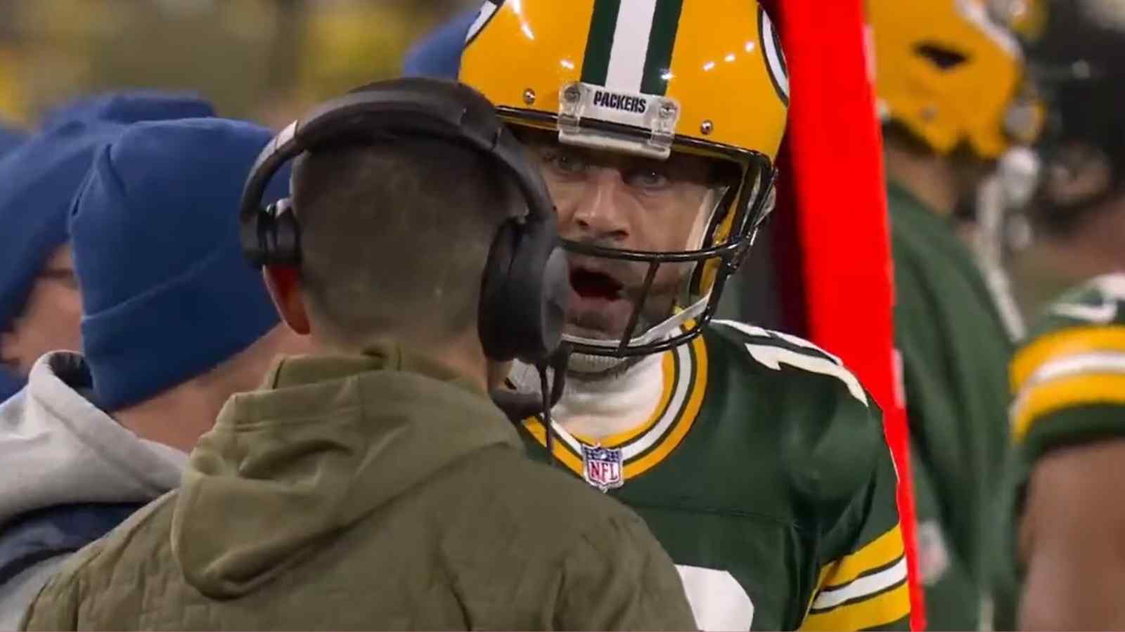 “We need to run this sh*t out,” Aaron Rodgers engages in heated and furious argument with Matt LaFleur over HC’s horrible play-calling