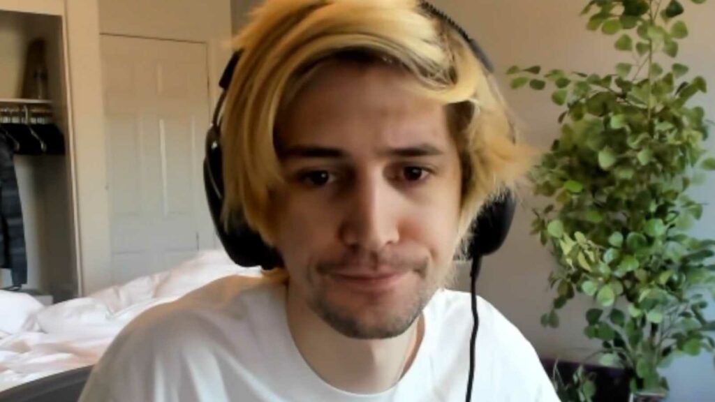 "Absolute degenerates": xQc gets furious over viewers sending SWAT teams to his old properties 