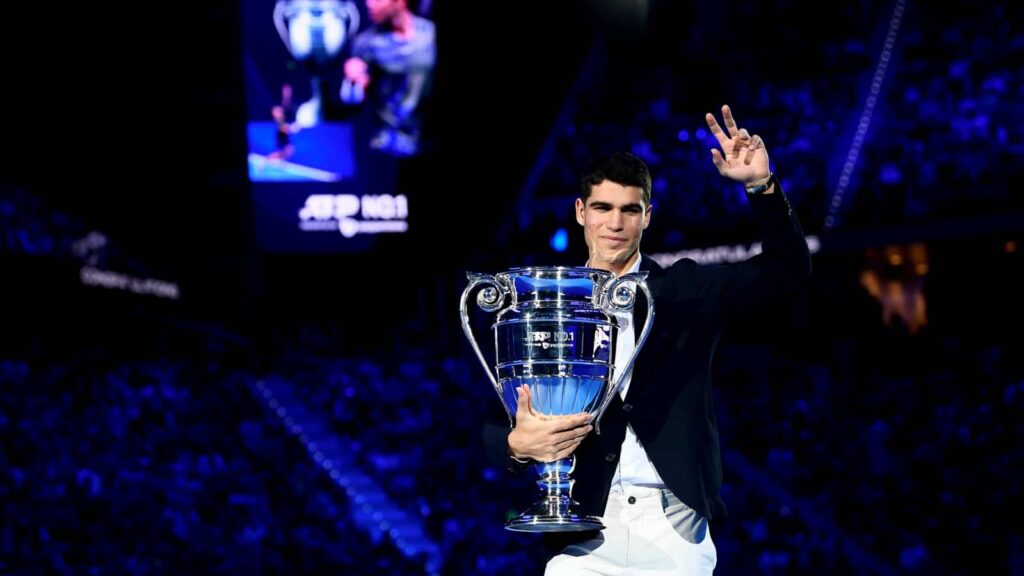 Carlos Alcaraz with the Year-End No. 1 trophy- IMAGO / Nicolo Campo