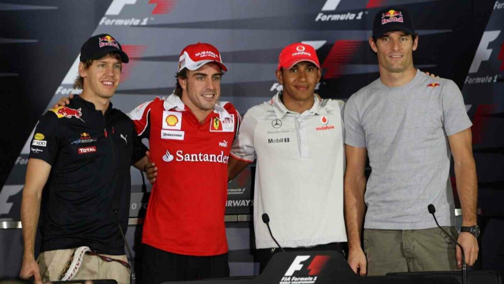 The championship contenders (from left to right): Sebastian Vettel, Fernando Alonso, Lewis Hamilton and Mark Webber in a press conference at the 2010 Abu Dhabi Grand Prix weekend (IMAGO / Crash Media Group)