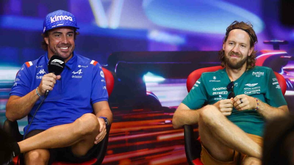 Fernando Alonso and Sebastian Vettel during a press conference at the Abu Dhabi Grand Prix (IMAGO / ZUMA Wire)