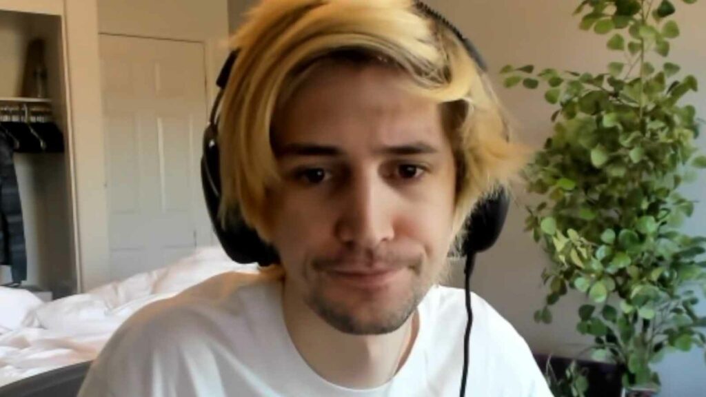 "What the f**k am I even watching": xQc reacts to a viral TikTok explaining the consequences of his and Adept's break up 