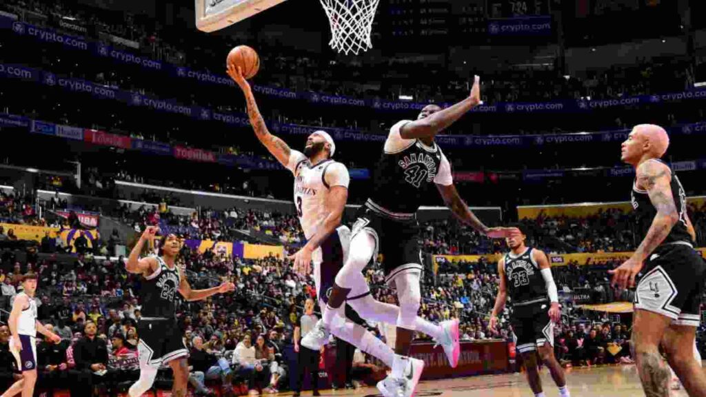 Anthony Davis attempts a layup