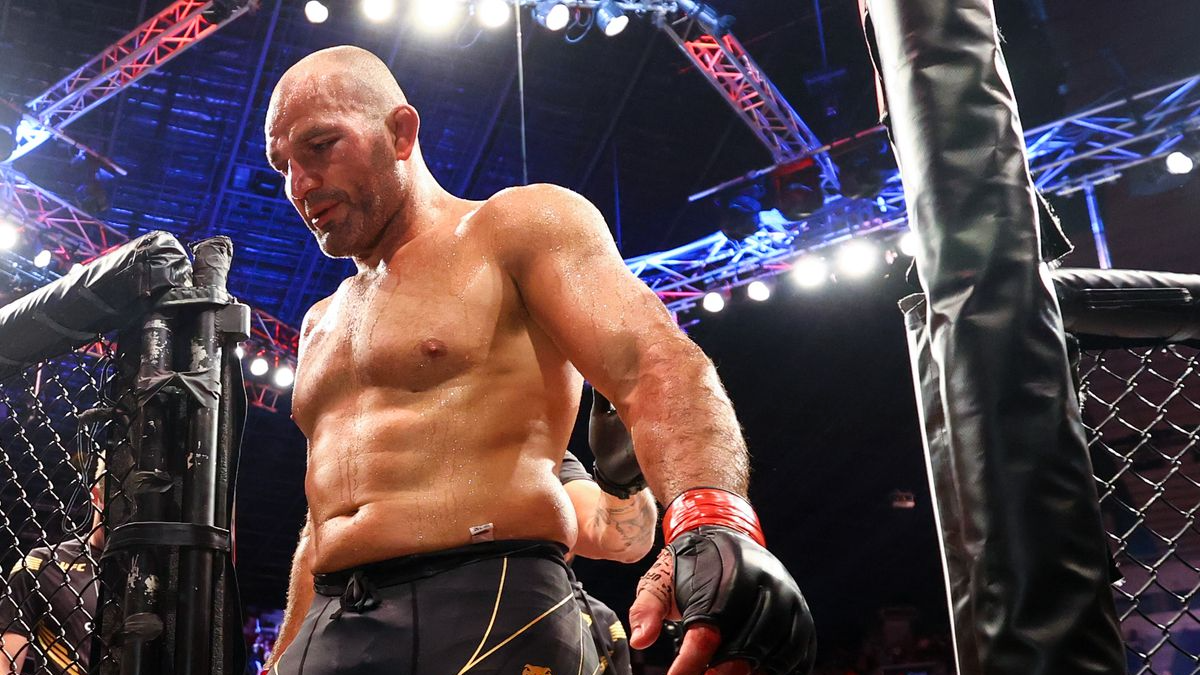 “They really messed up” – Glover Teixeira isn’t too happy with the UFC pushing him out of the title picture at UFC 275