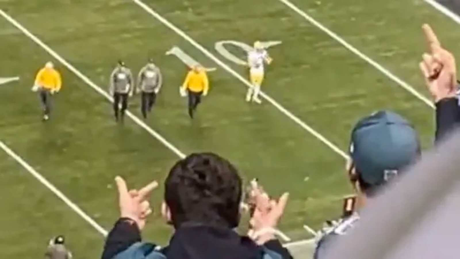 Watch: “Complete LOSER,” Jaire Alexander OBLITERATED by Eagles’ fans for giving them the middle finger, Twitter accuses him of faking injury