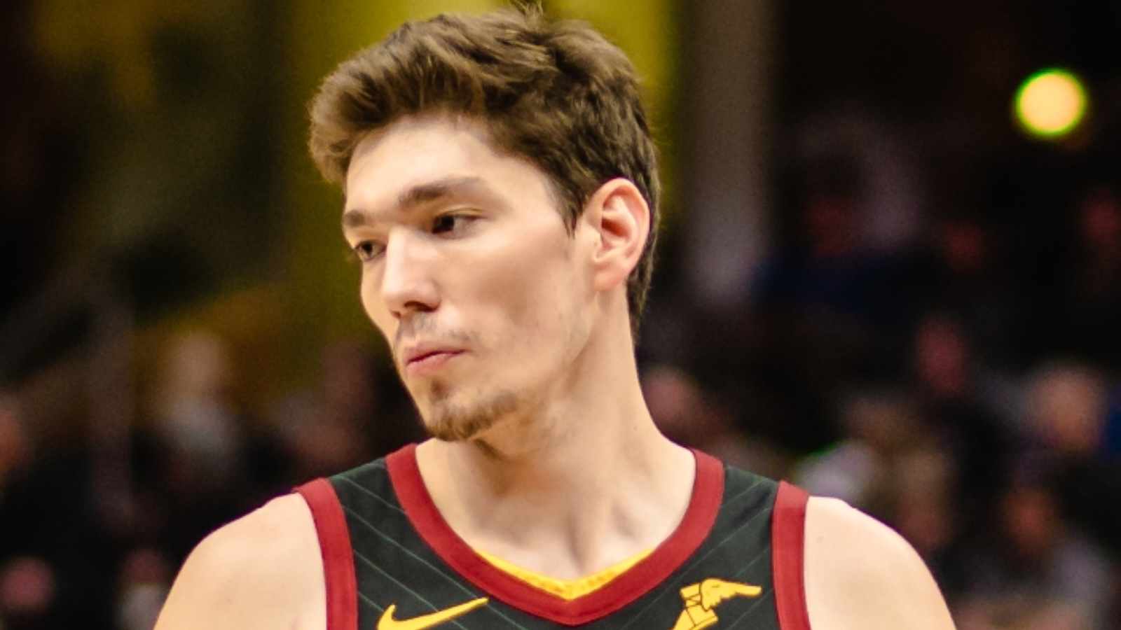 “WTF leaked out of him” Fans CREEPED OUT as Cedi Osman bleeds yellow after hard fall