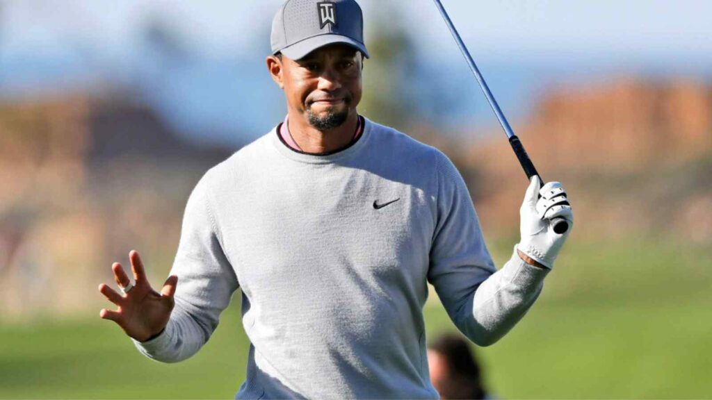 Tiger Woods takes WEDGY shots at Hero World Challenge 2022