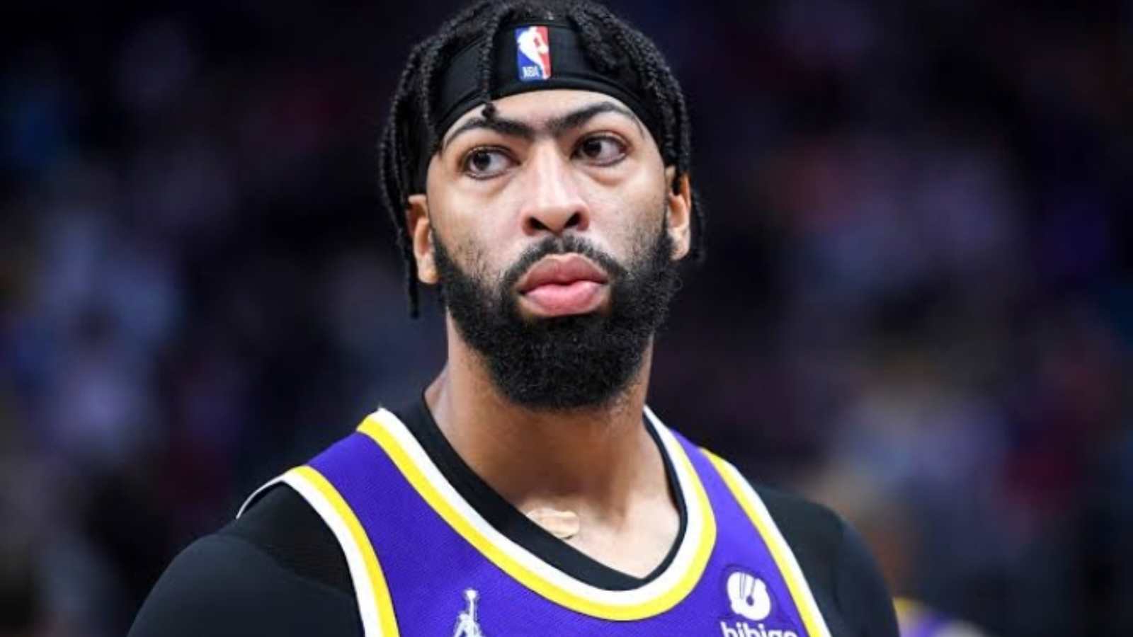 “Wow Anthony Davis blew it” – Fans left disappointed as Anthony Davis, who replicated Kobe Bryant’s success, misses game-winning FT against Sixers