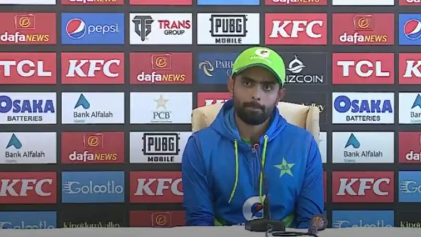 WATCH: “Toh kya aap kah rahe Test chhor de?”- Babar Azam’s reply to journalist over Pak’s batting collapse in Test after his dismissal