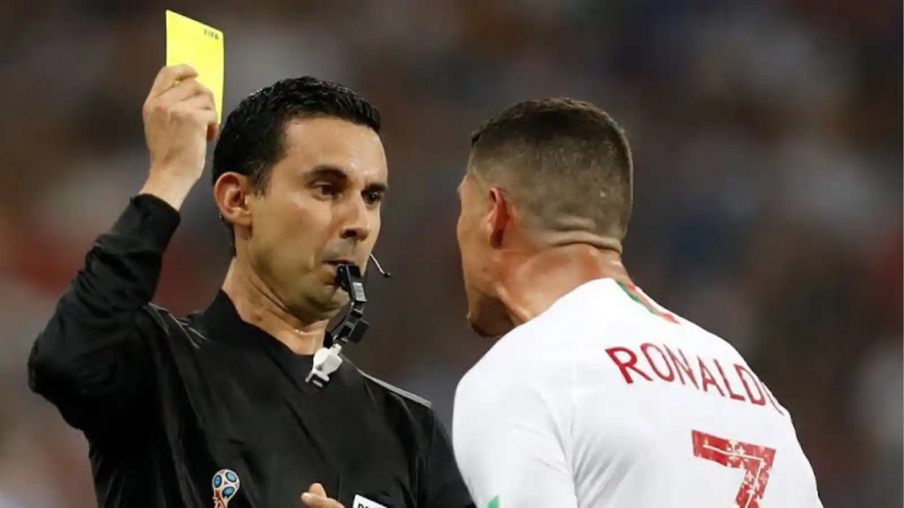 Who is the referee for the FIFA World Cup 2022 semi-final clash between France and Morocco?