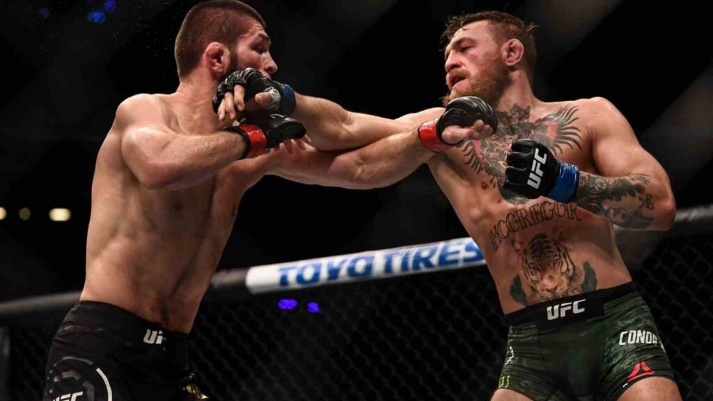 Conor McGregor (R) fights against Khabib Nurmagomedov (L) in 2018 [Image Source - MMA Fighting]