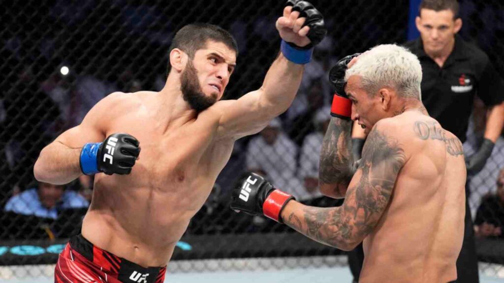 Islam Makhachev (R) showed off his true strength against Charles Oliveira (R) [Image Source - CBS Sports]