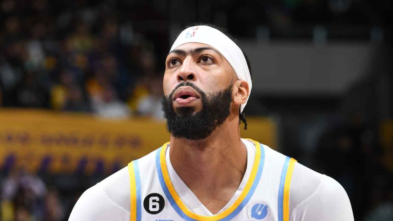 “This man averages 2-season ending injuries or winces per game” Anthony Davis leaves Lakers Nation in DISBELIEF after enduring another injury against the Nuggets