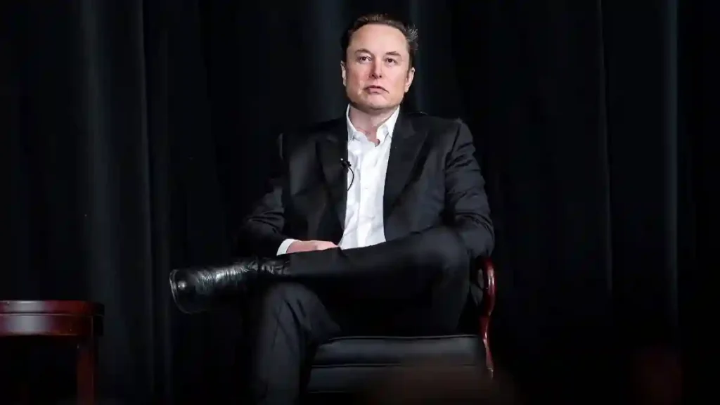 “This feels like some kind of PR play", MoistCr1TiKal lashes out at Elon Musk's poll to step down as the Twitter CEO, calls the method 'shameful'