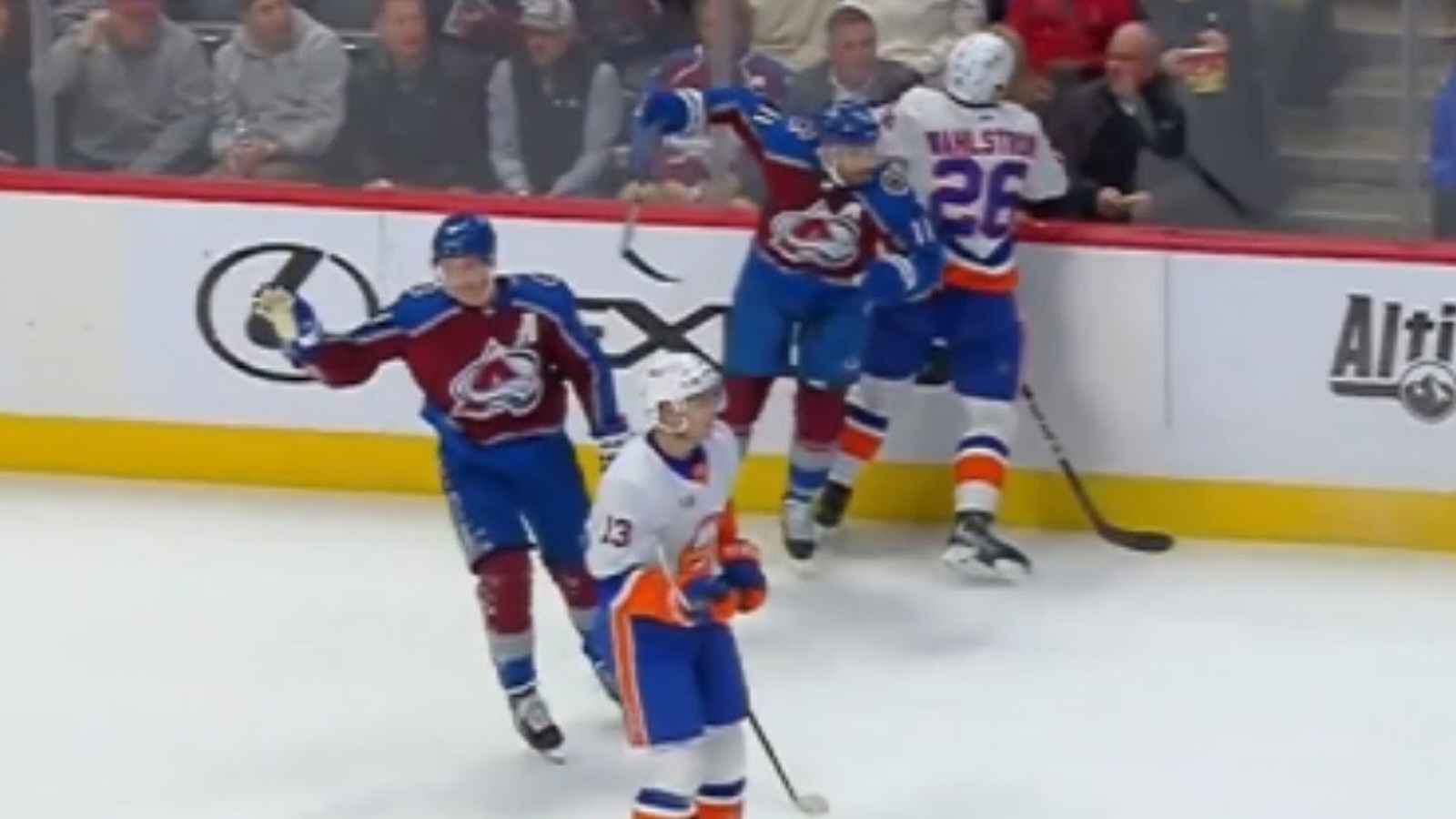 <strong></noscript>Cale Makar declines penalty against Islanders Mathew Barzal stripping Avalanche of points, NHL Twitter reacts</strong>